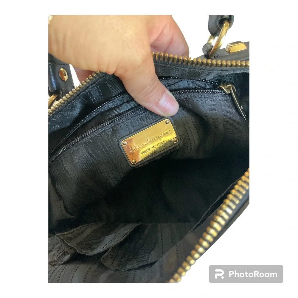 Salvatore Ferragamo Camera Bag Black Leather Crossbody - Picture 2 of 5